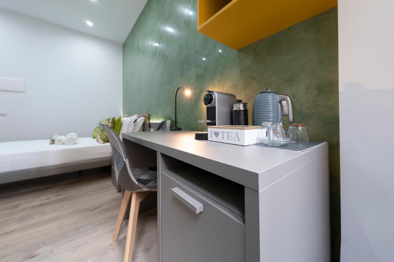 Catone Luxury Rooms Roma Exterior foto