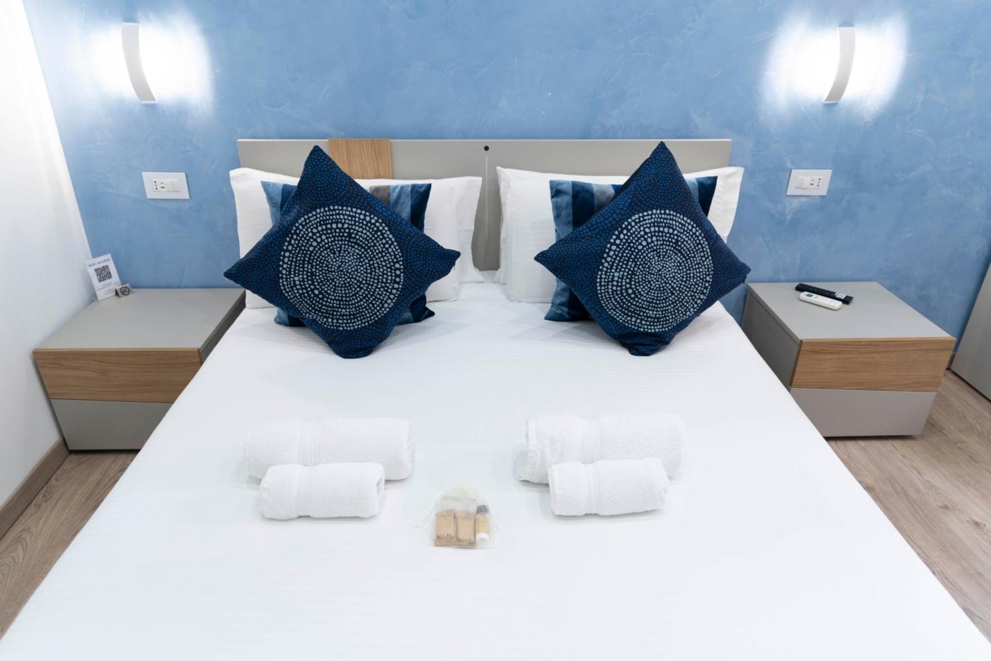 Catone Luxury Rooms Roma Exterior foto